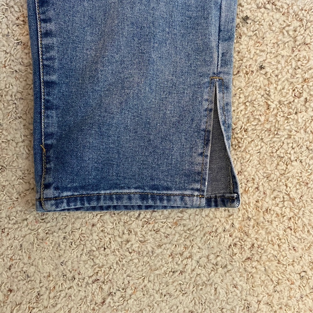 PrettyLittleThing Jeans - Picture 2 of 4